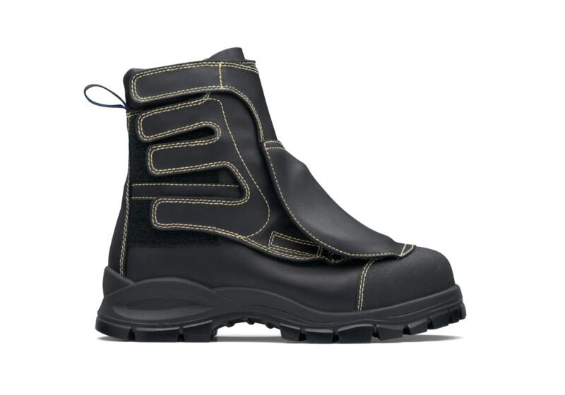 Blundstone 971 Black flame retardant leather smelter boot with metatarsal guard