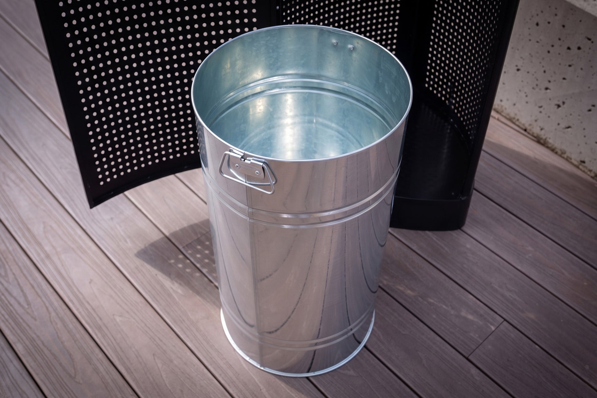 Outdoor Waste Bin - Rain Top 55lt - Powder Coated Black with Timber Slats