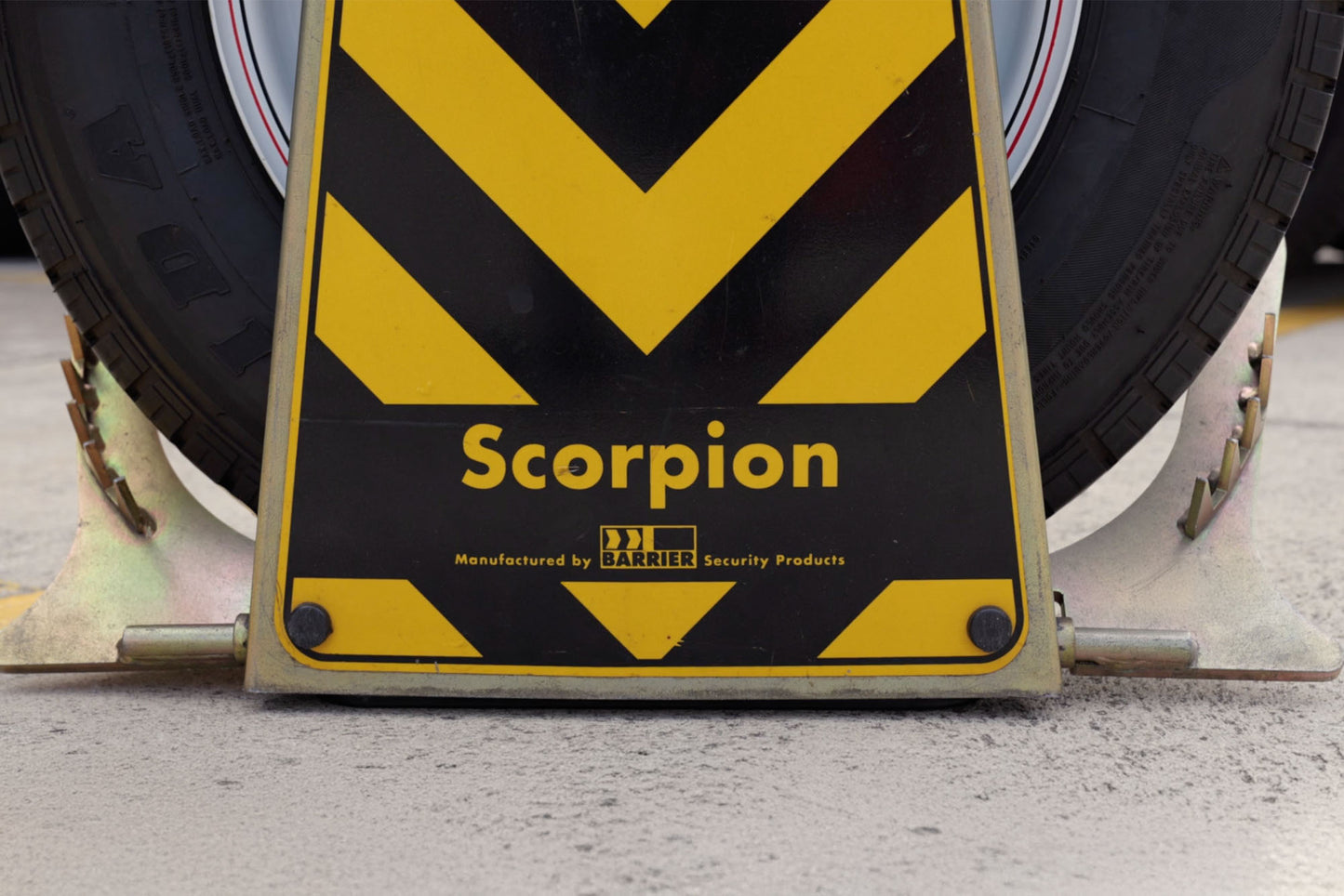 Scorpion Wheel Clamp - Zinc Plated